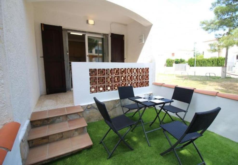 Appartement Situe A 100 M De La Plage Empuriabrava Extérieur photo